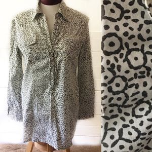 Floral Popover Tunic w/ Jewel Buttons Black White